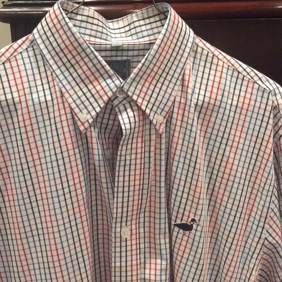 Properly tied button up - Picture 2 of 4